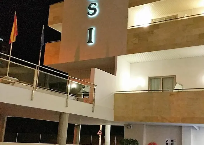 Carlos I فندق